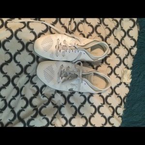 Never worn Nike sneakers